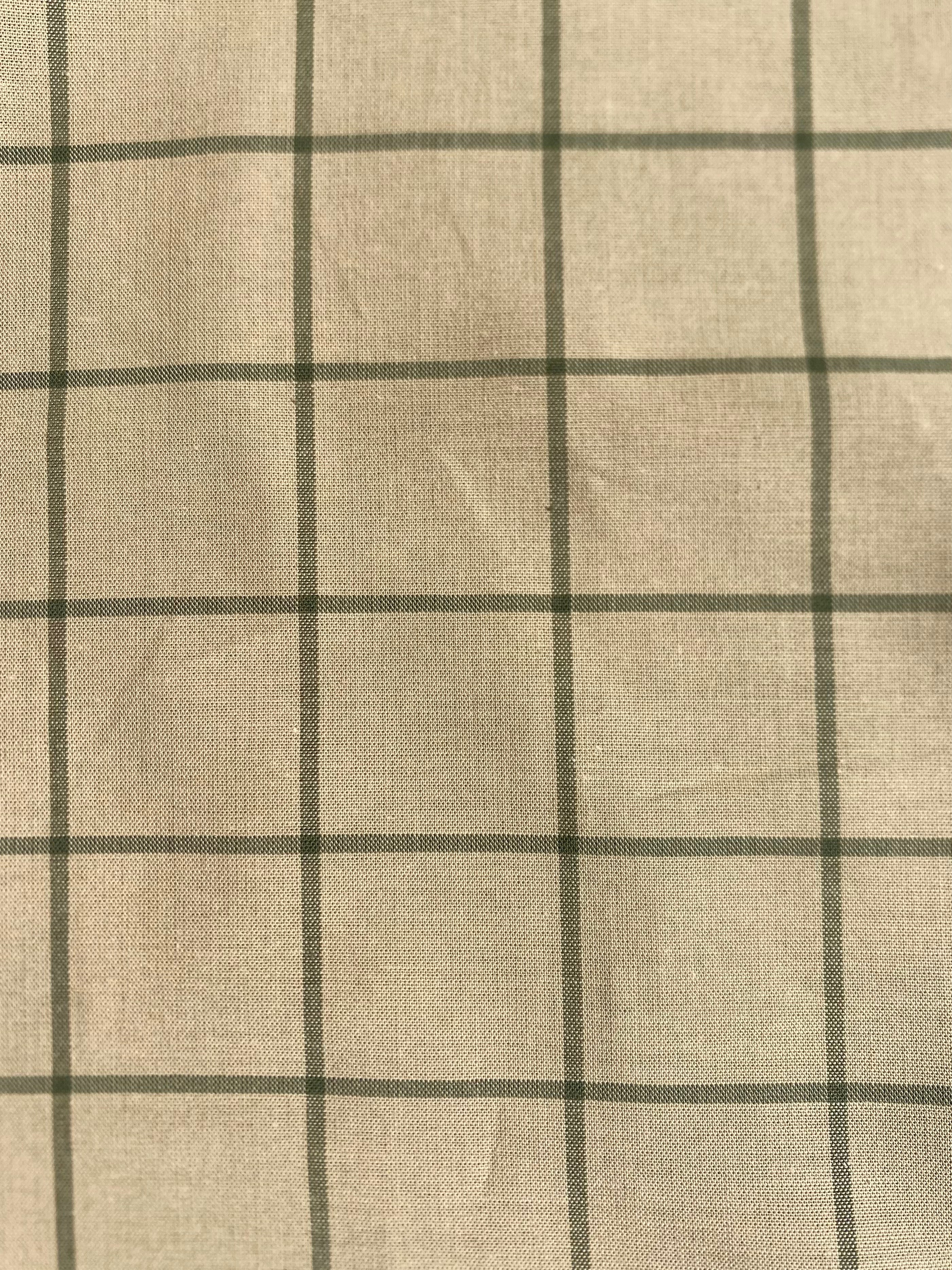 053C. Cotton. 130g/m2. 2.05m + 0.55m coupons.