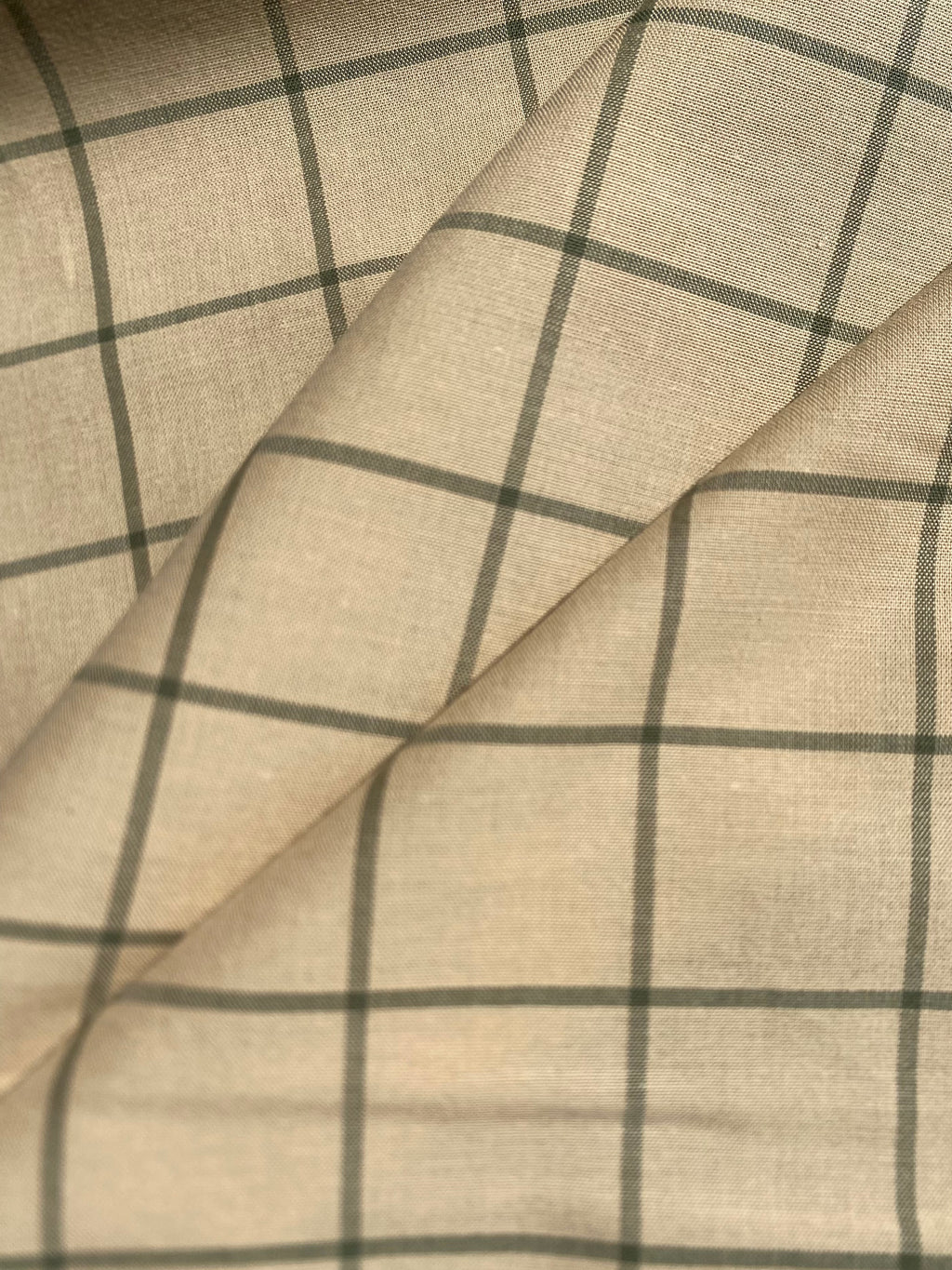 053C. Cotton. 130g/m2. 2.05m + 0.55m coupons.