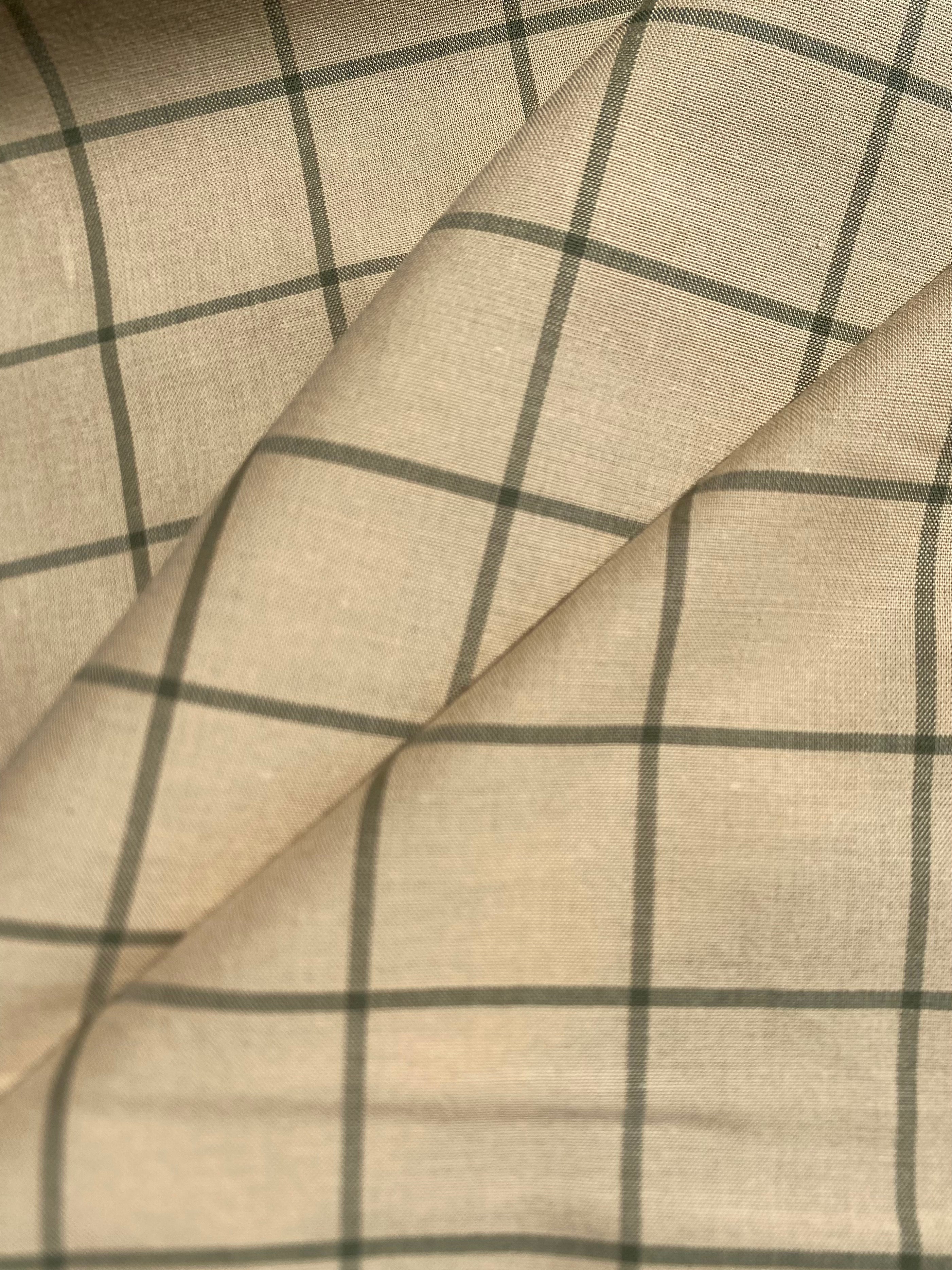 053C. Cotton. 130g/m2. 2.05m + 0.55m coupons.