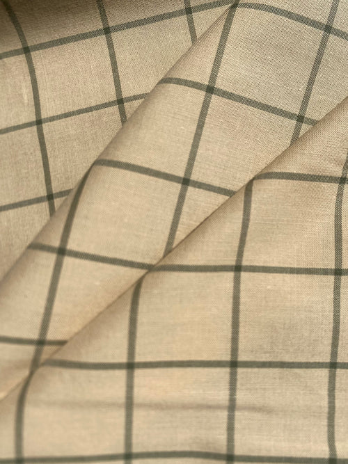 053C. Cotton. 130g/m2. 2.05m + 0.55m coupons.