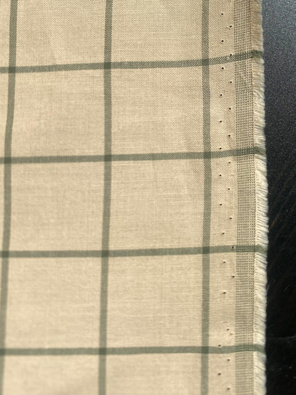 053C. Cotton. 130g/m2. 2.05m + 0.55m coupons.