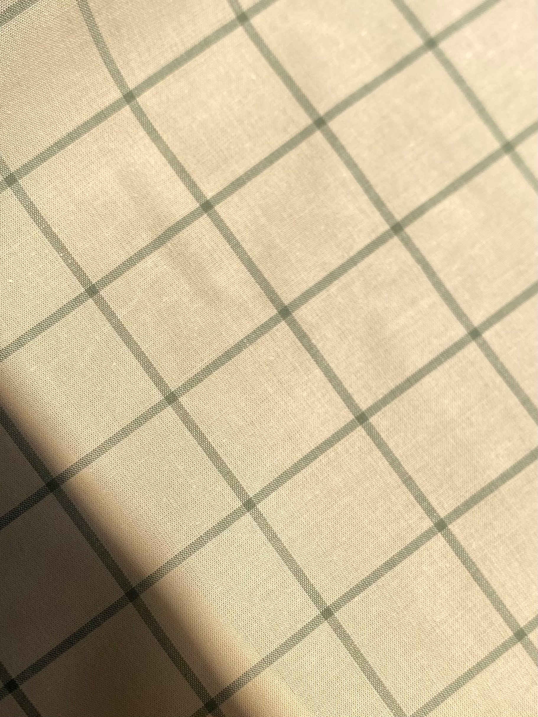 053C. Cotton. 130g/m2. 2.05m + 0.55m coupons.