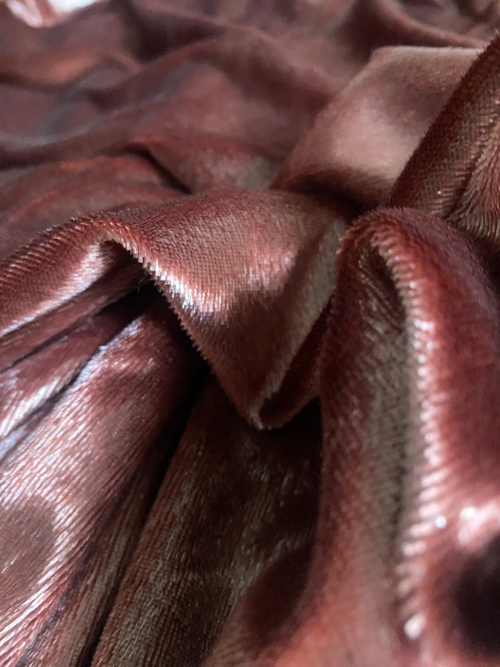 356PM. Velvet with metallic shine. 255g/m2.