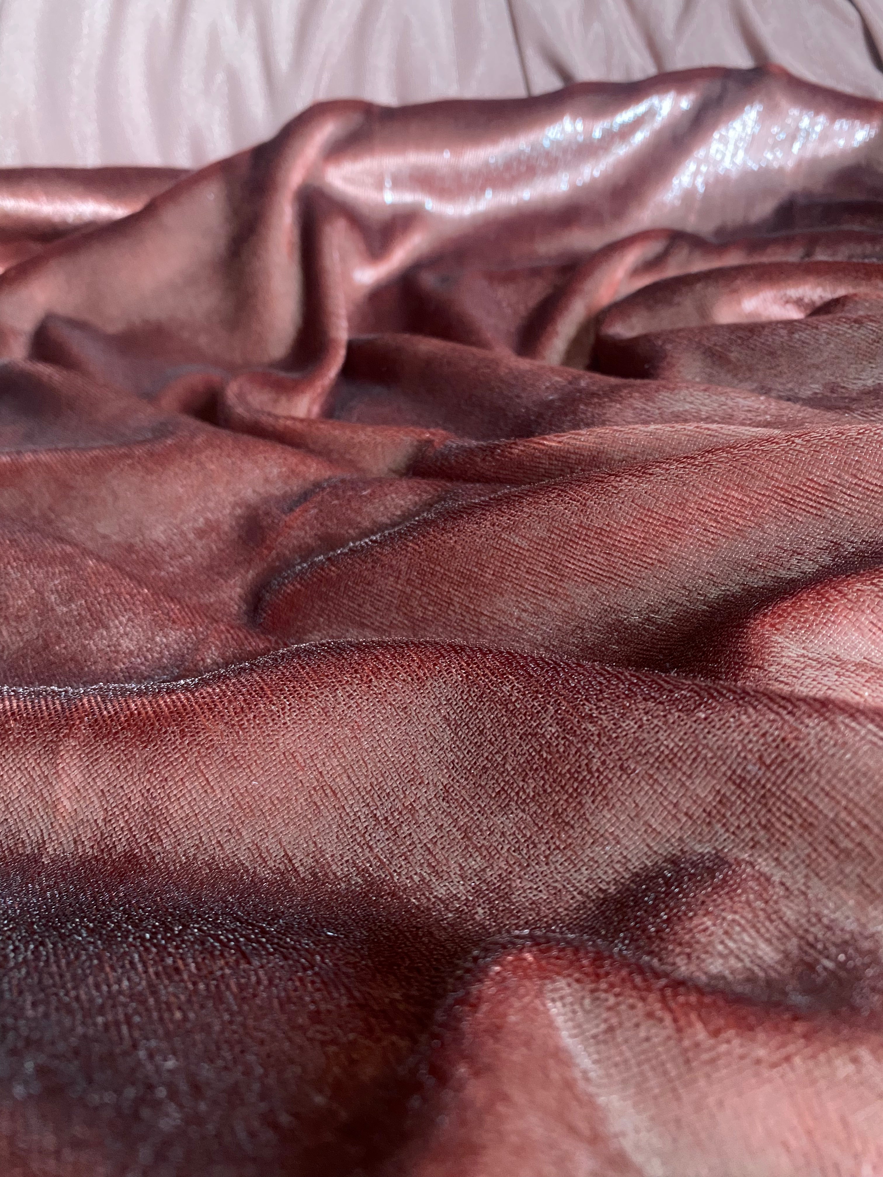 356PM. Velvet with metallic shine. 255g/m2.