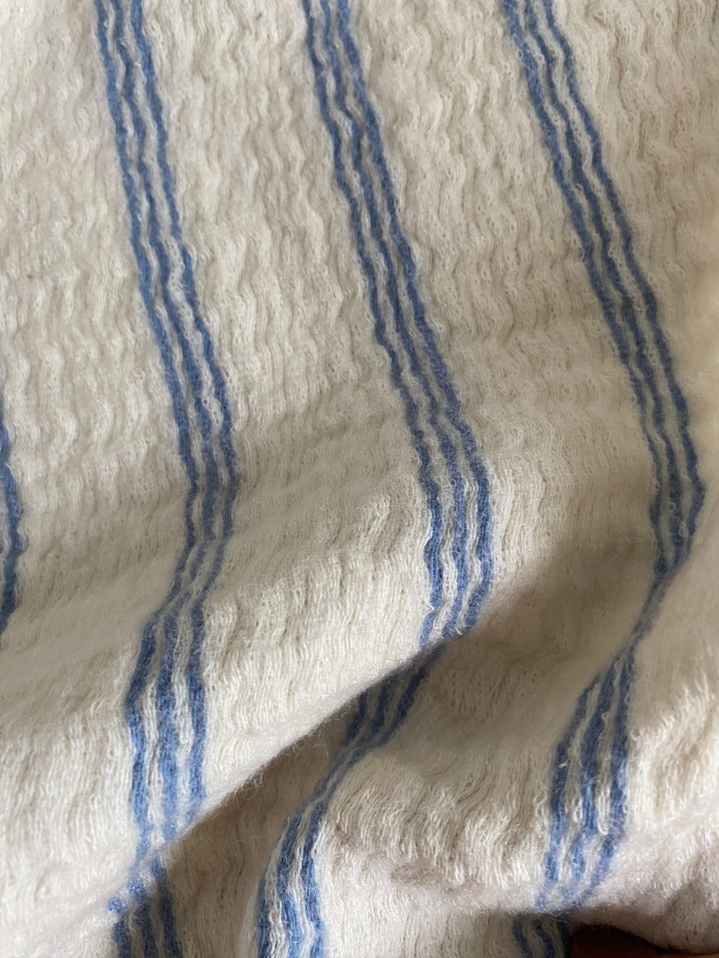 335W. Soft bonded wool. 335g/m2.