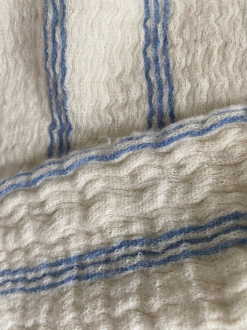 335W. Soft bonded wool. 335g/m2.
