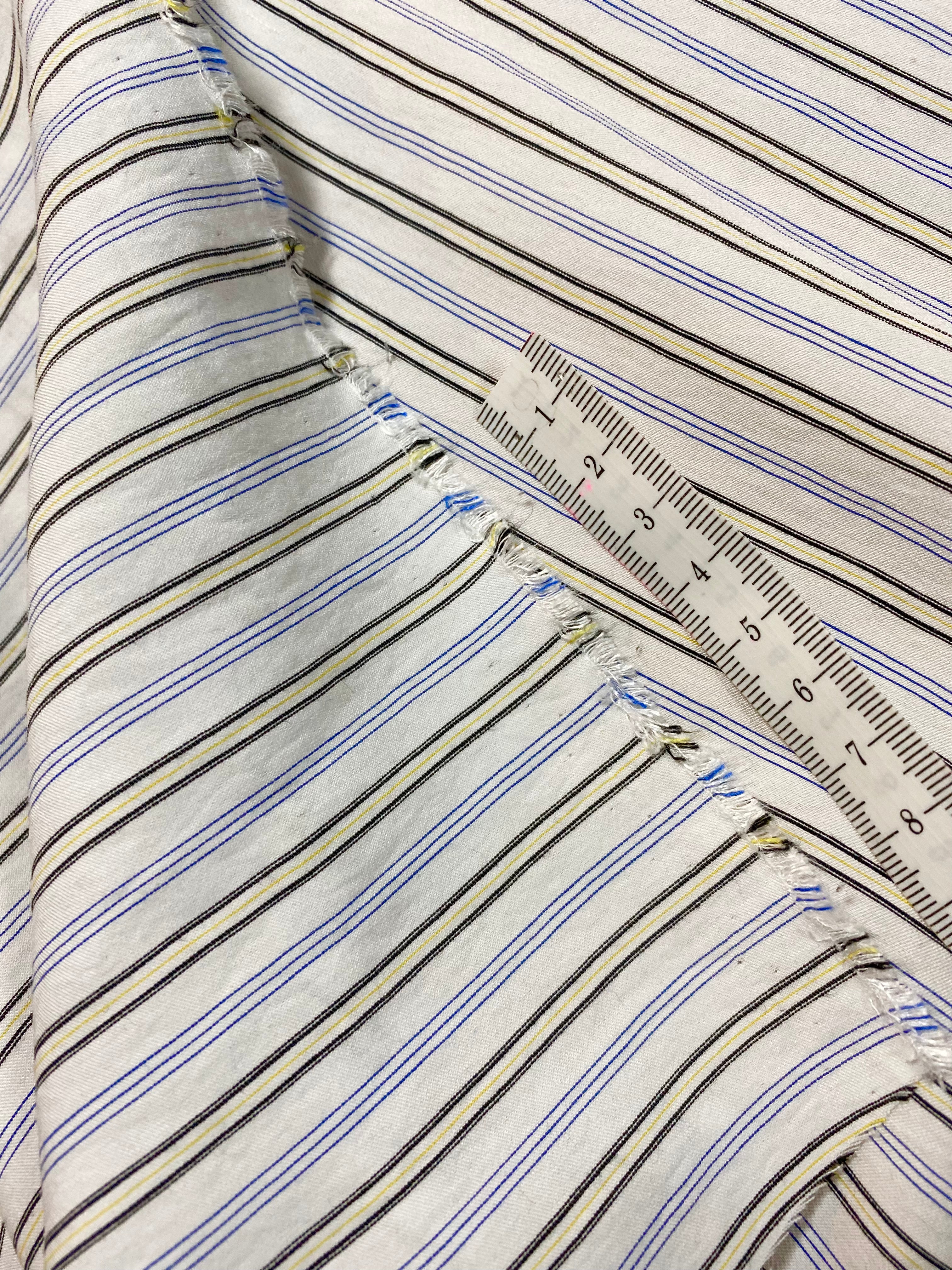 346P. Light summery fabric. 125g/m2. 2.95m Coupon.