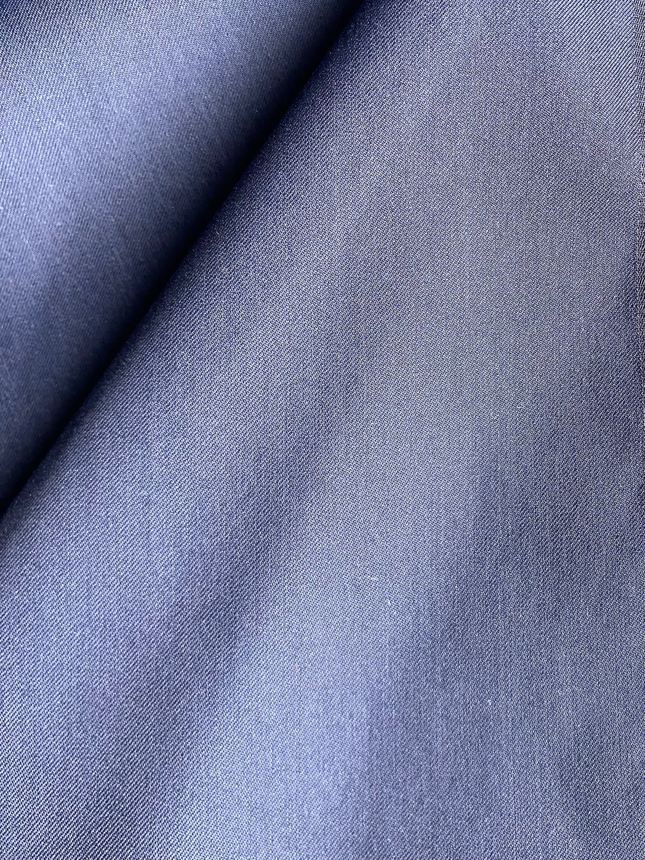118CLP. Water repellent cotton blend. 155g/m2.
