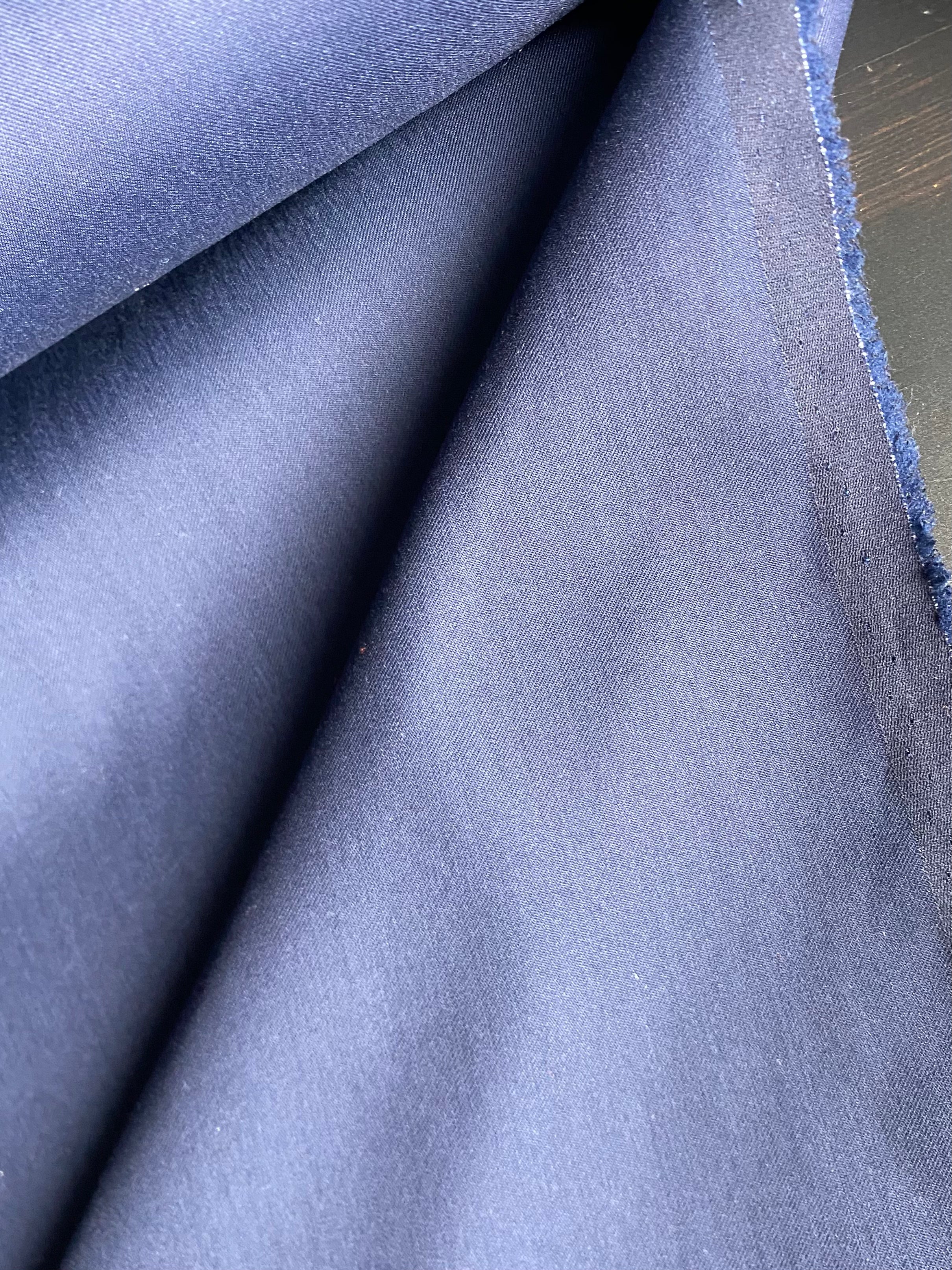 118CLP. Water repellent cotton blend. 155g/m2.