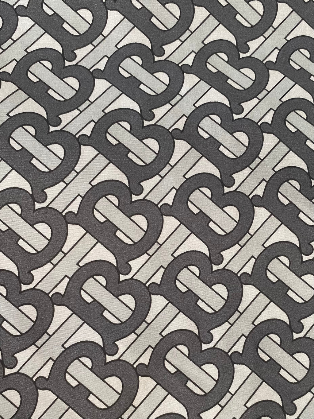485P. Logo print nylon. 75g/m2. 1.4m and 1.2m coupons.