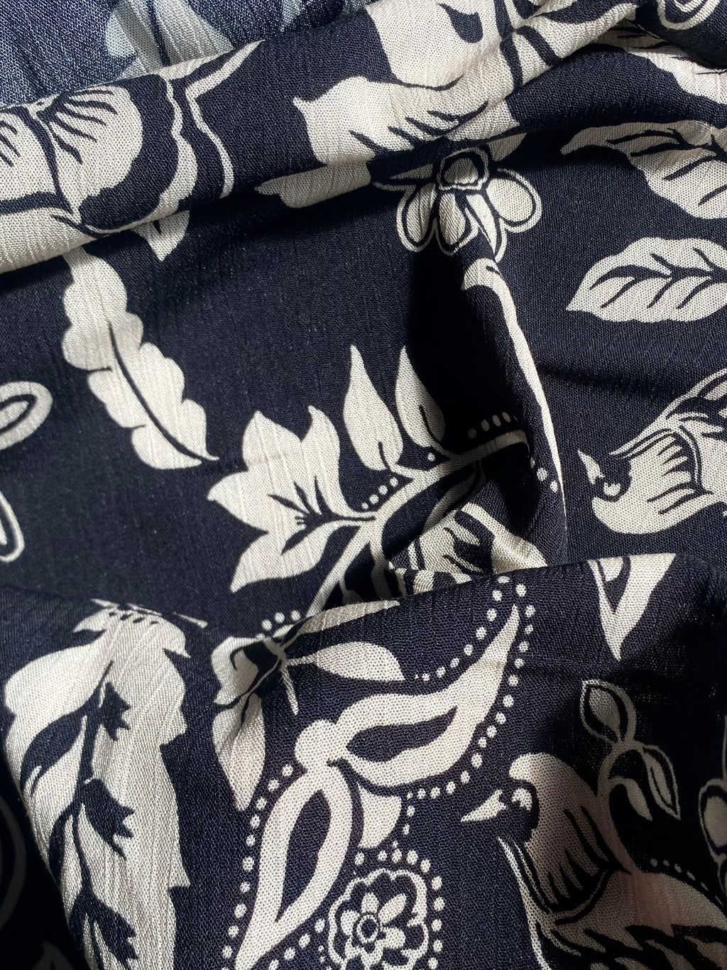 187V. Viscose. 130g/m2.