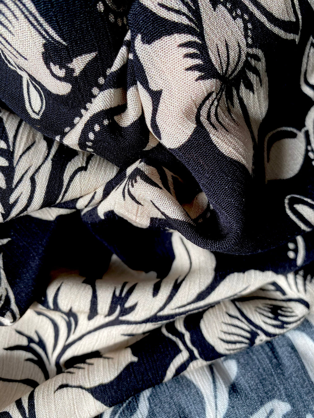 187V. Viscose. 130g/m2.