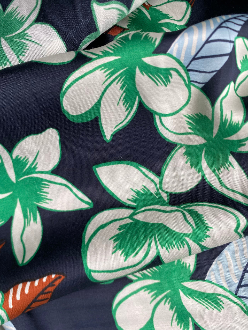 182V. Viscose satin. 105g/m2.