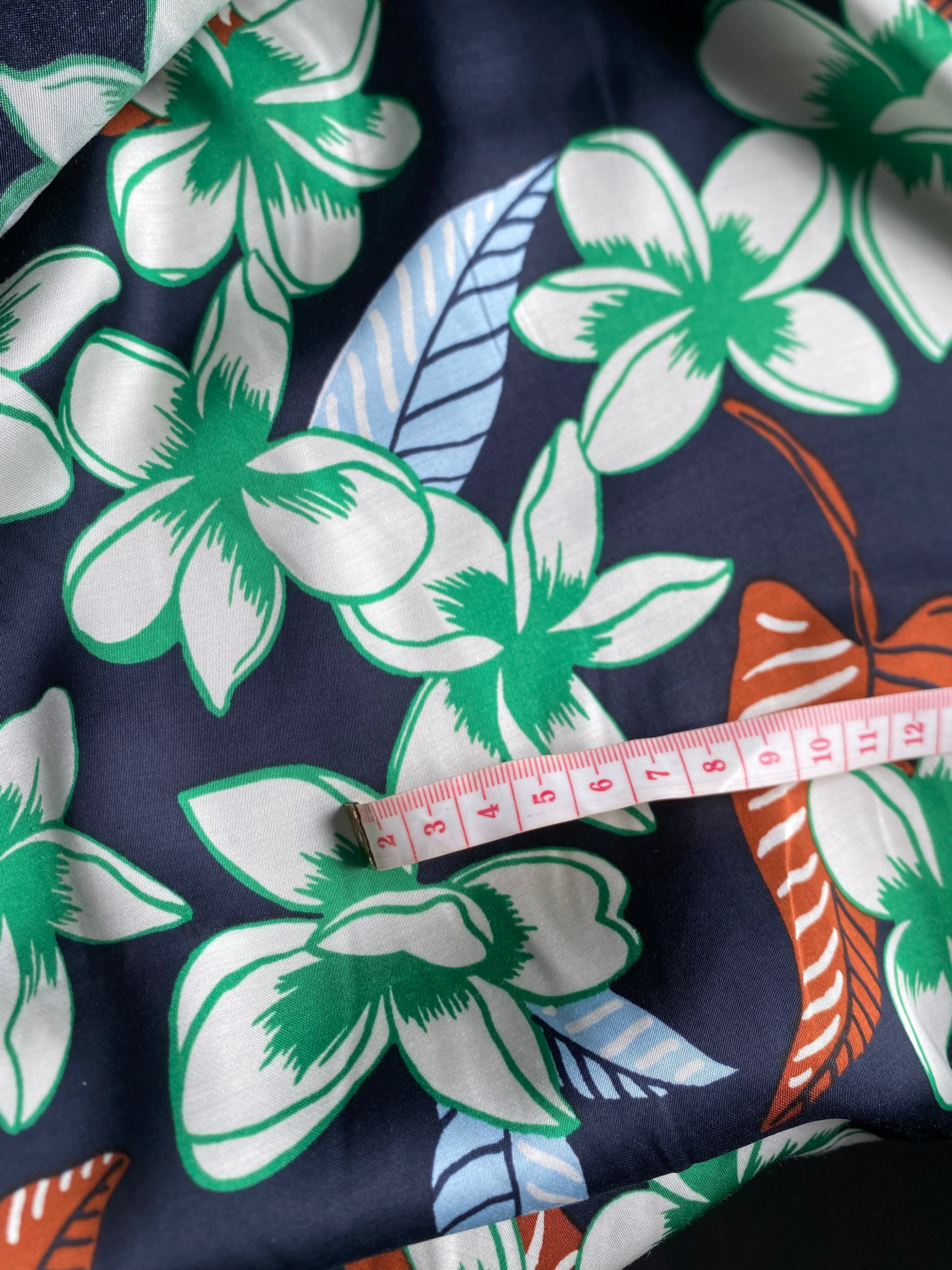 182V. Viscose satin. 105g/m2.
