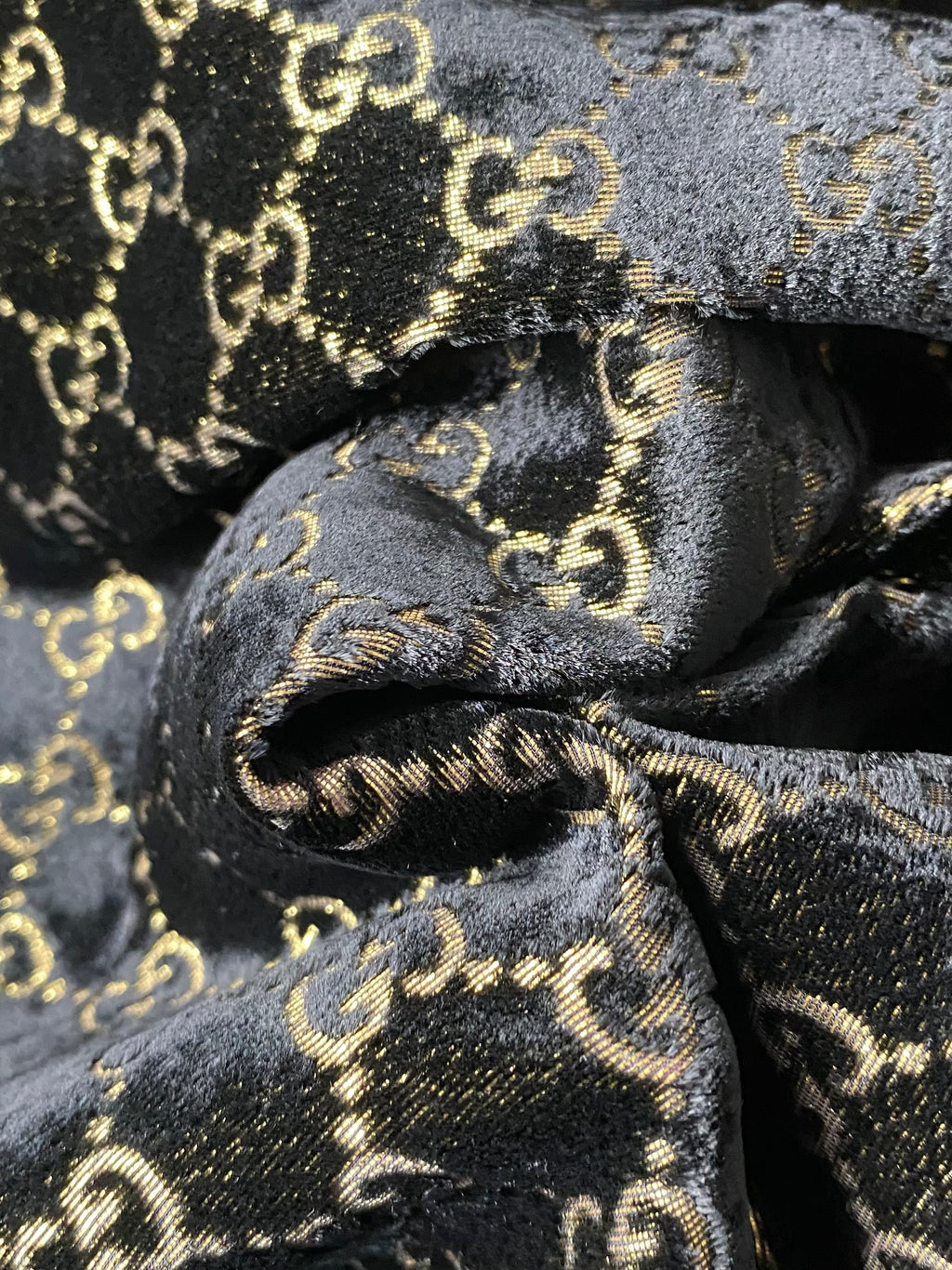 484VSM. Velvet devoré. 155g/m2.