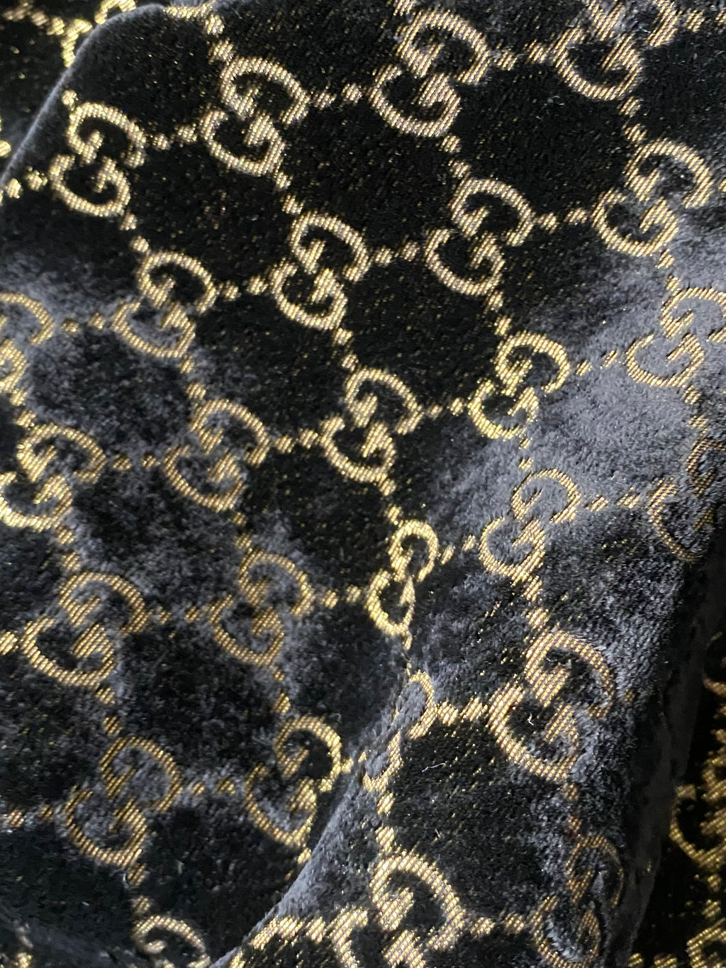 484VSM. Velvet devoré. 155g/m2.