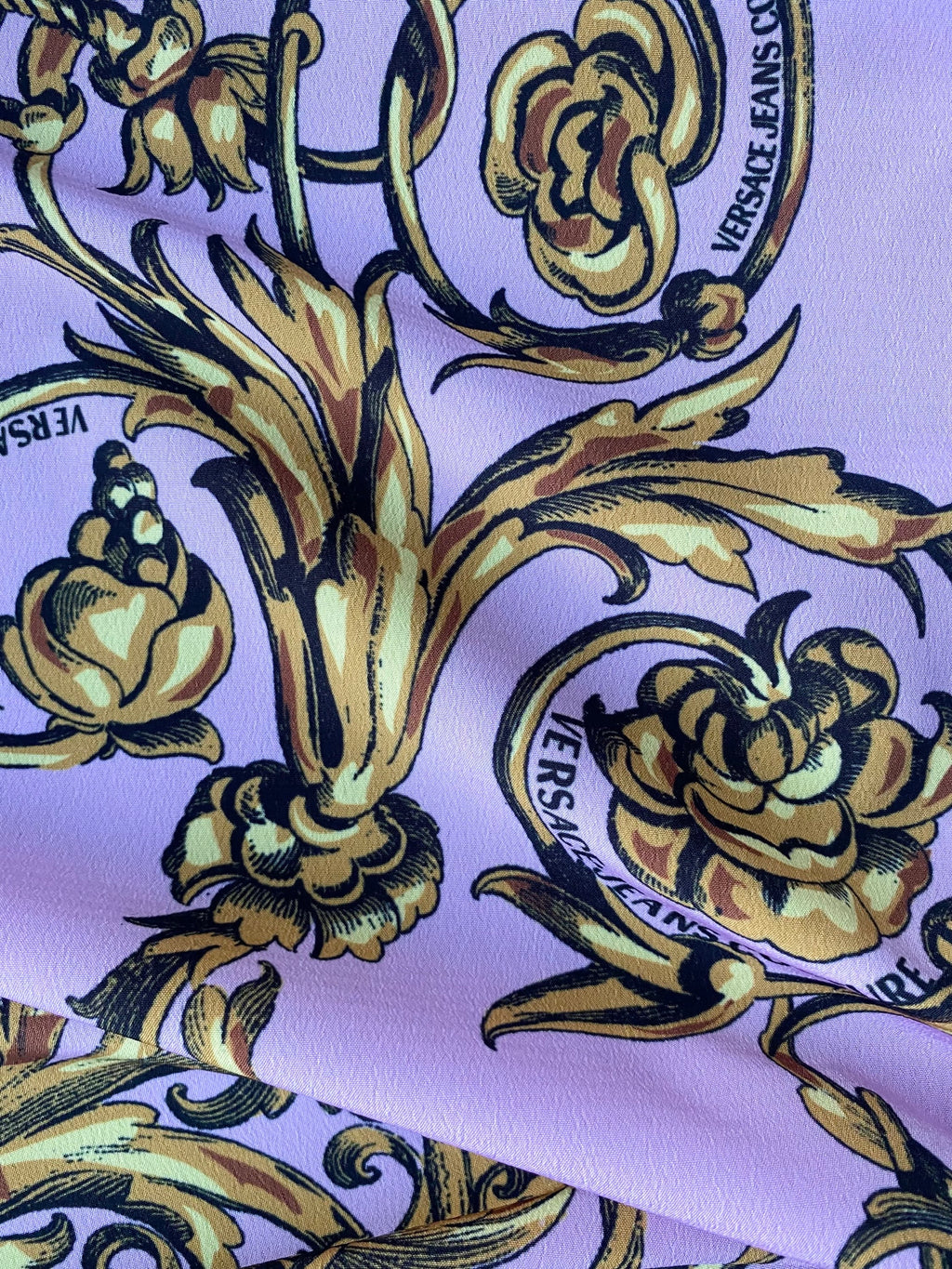 475P. Crépe with logo print. 115g/m2.