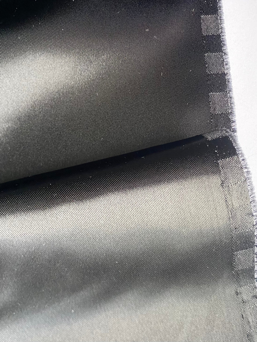 234PJ. Water-repellent satin. 200g/m2.