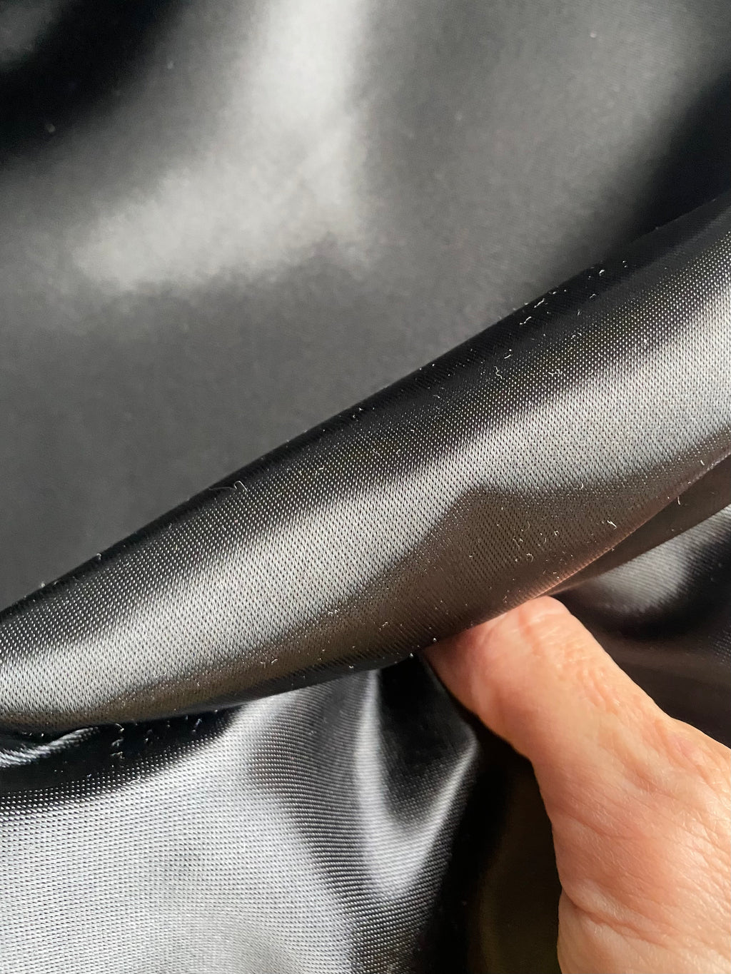 234PJ. Water-repellent satin. 200g/m2.
