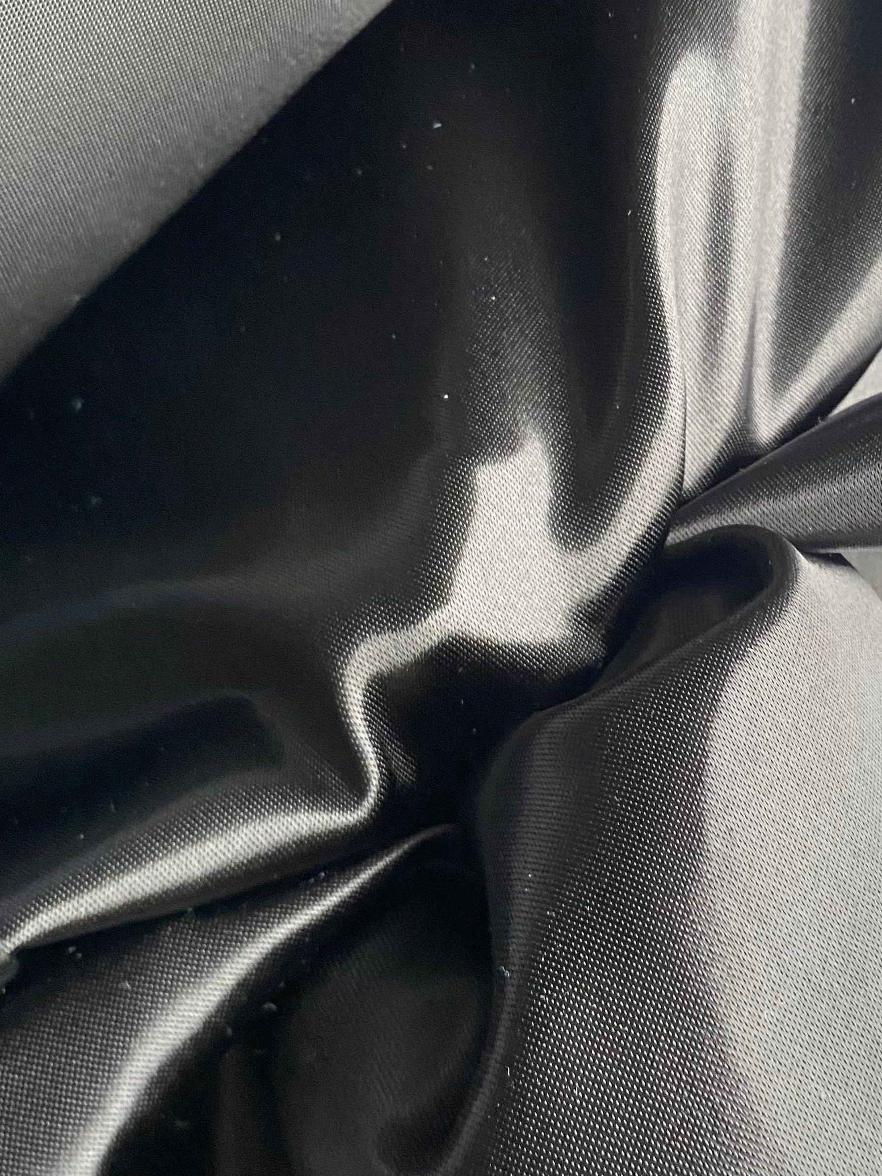 234PJ. Water-repellent satin. 200g/m2.
