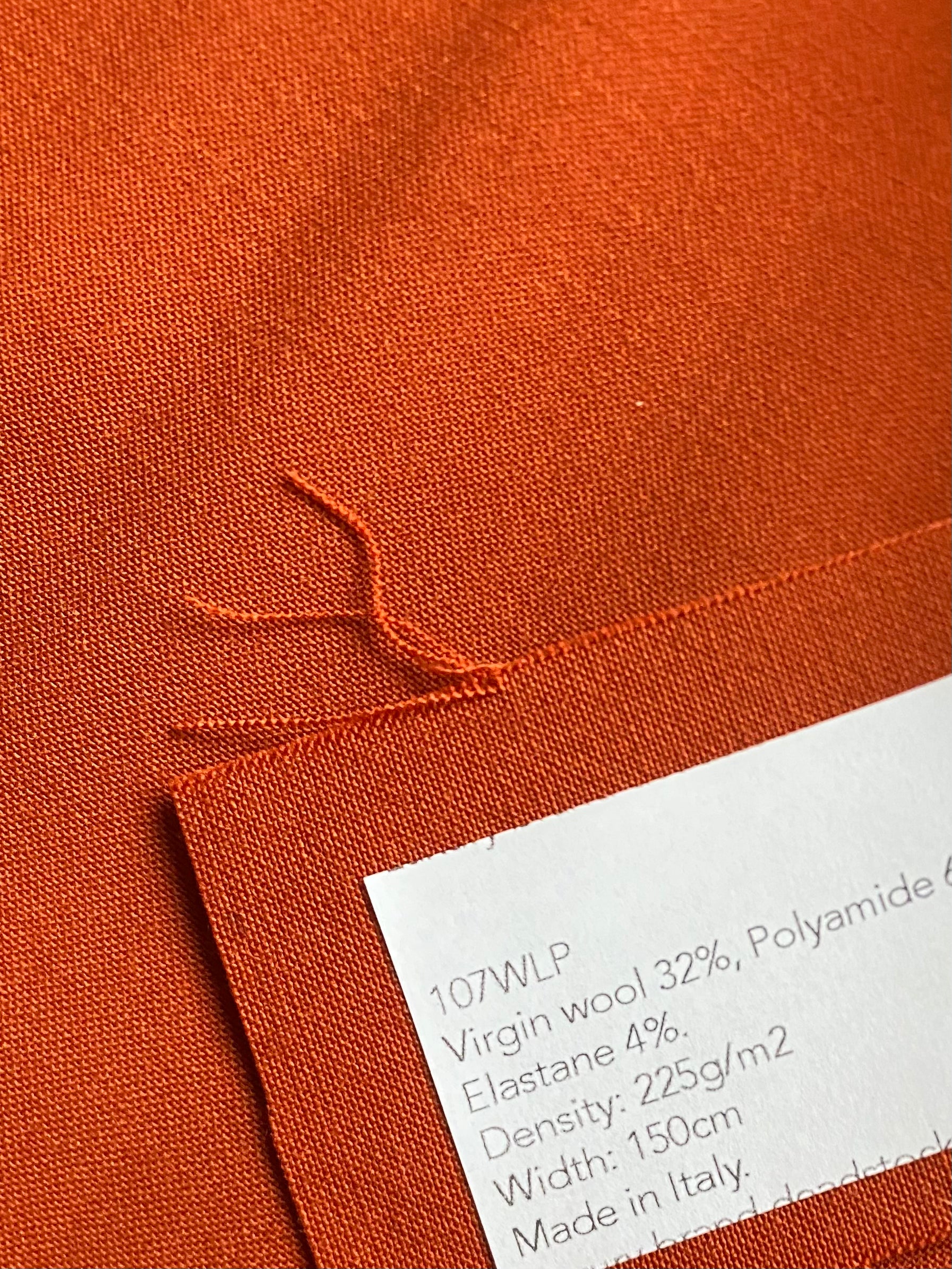 107WLP. Wool blend. 225g/m2.